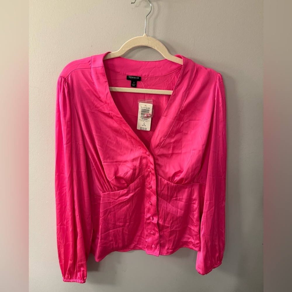 Torrid Pink Satin Blouse size 1X NWT Valentines